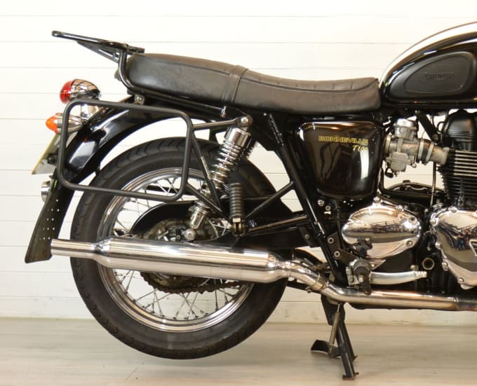 2025 Triumph Bonneville T100