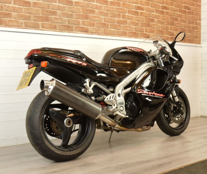 2025 Triumph Daytona T595