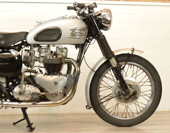 2025 Triumph Bonneville T120
