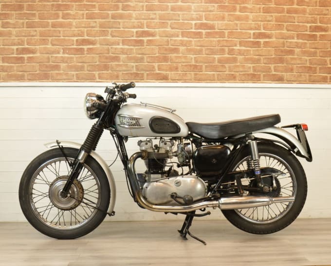 2025 Triumph Bonneville T120