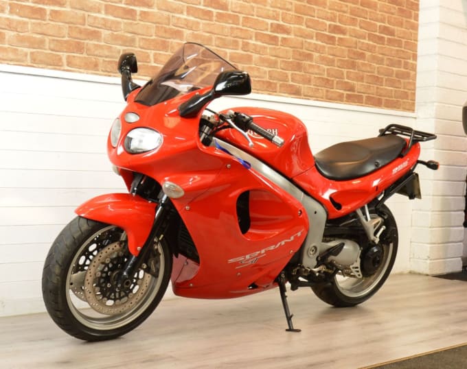 2025 Triumph Sprint St 955
