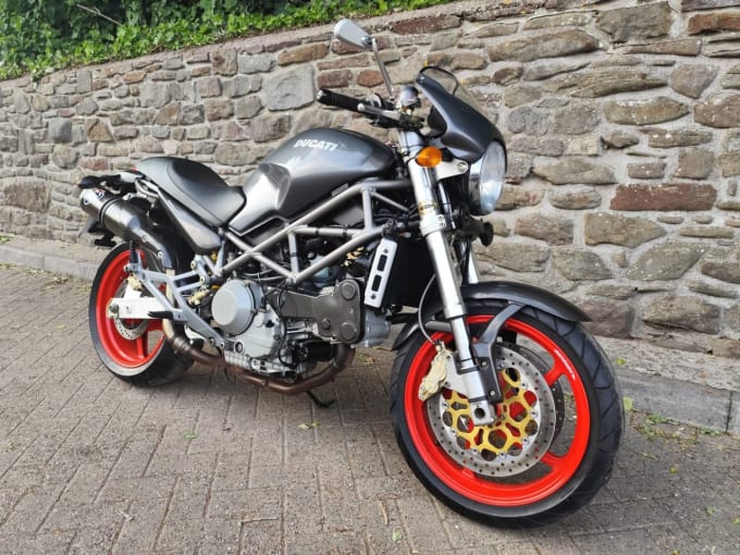 2025 Ducati Monster 900