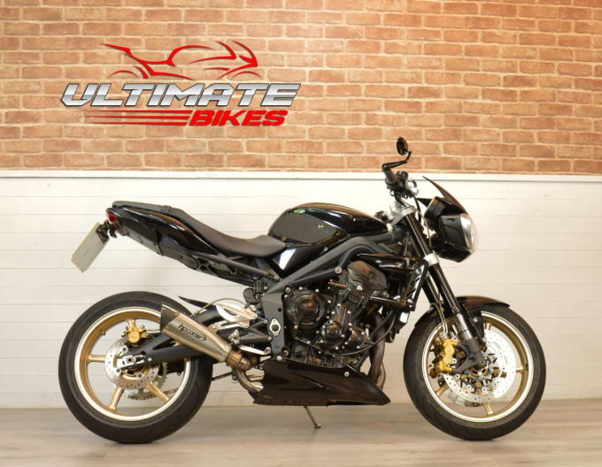 2025 Triumph Street Triple 675
