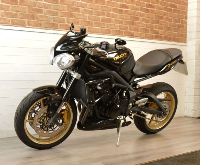 2025 Triumph Street Triple 675