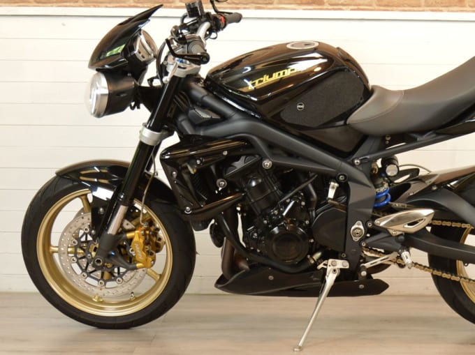 2025 Triumph Street Triple 675