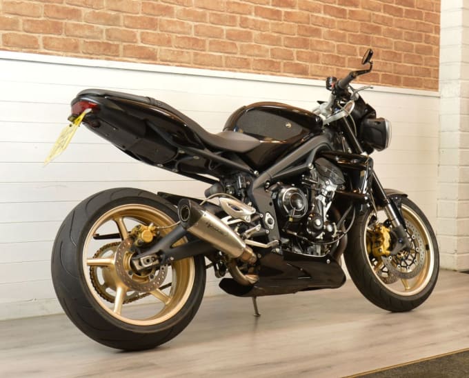 2025 Triumph Street Triple 675