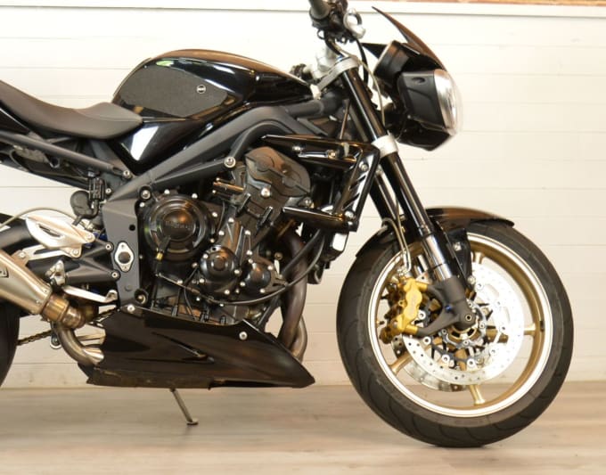 2025 Triumph Street Triple 675
