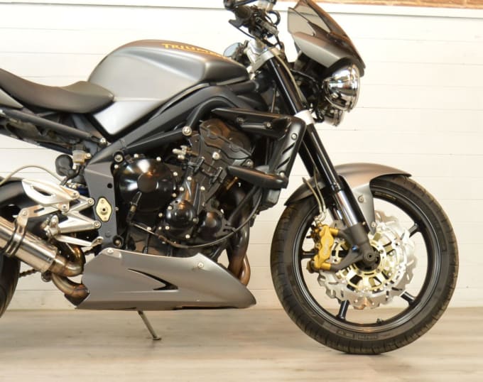 2025 Triumph Street Triple 675