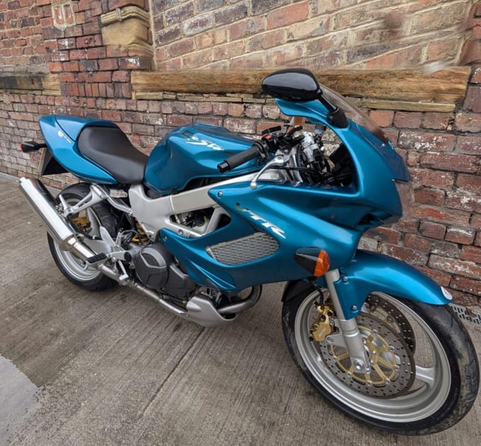 2025 Honda Vtr 1000 Firestorm