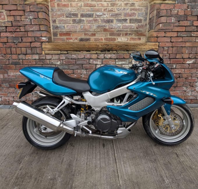 2025 Honda Vtr 1000 Firestorm