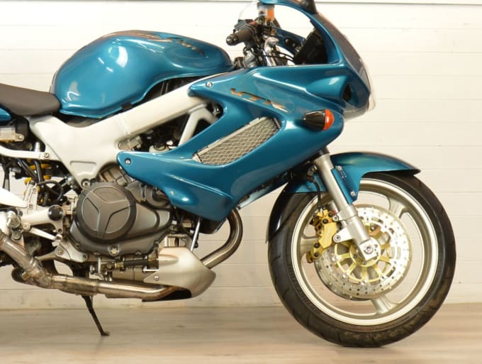 2025 Honda Vtr 1000 Firestorm