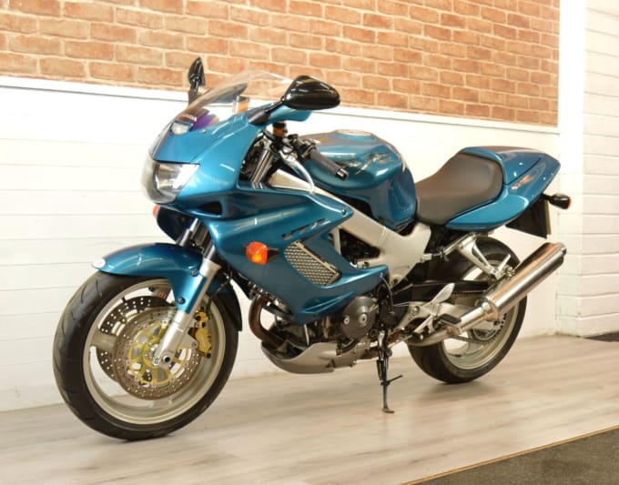 2025 Honda Vtr 1000 Firestorm