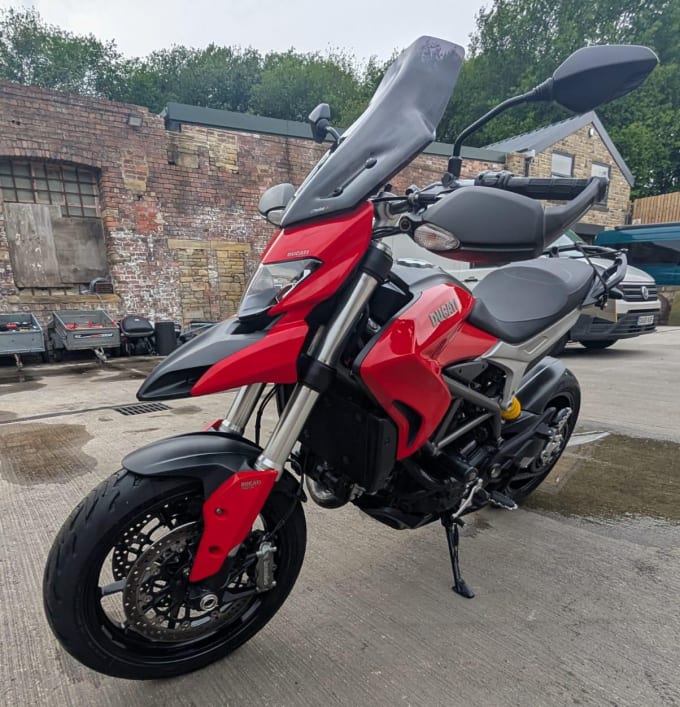 2025 Ducati Hyperstrada 821