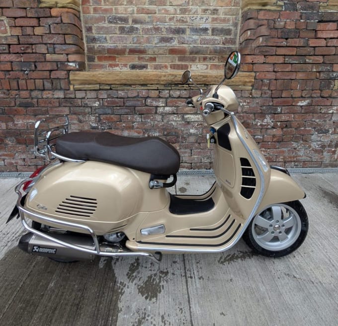 2025 Piaggio Vespa Gts 300