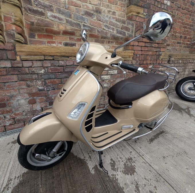 2025 Piaggio Vespa Gts 300