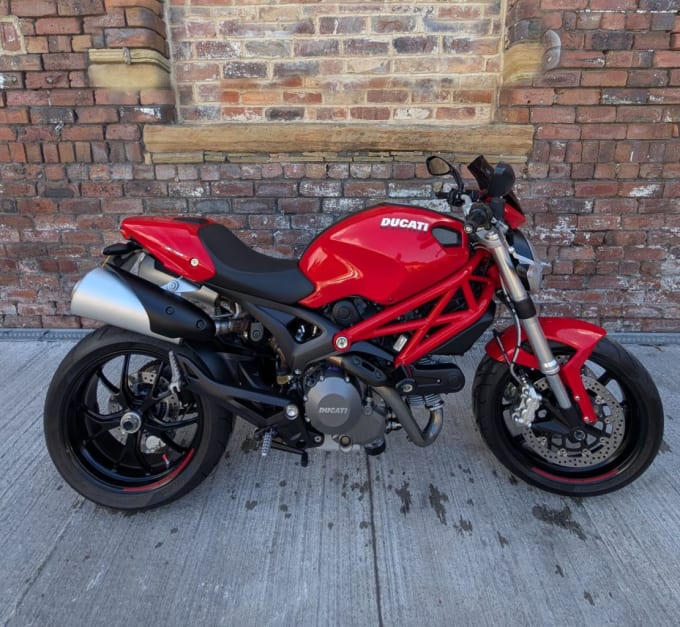 2025 Ducati Monster 796