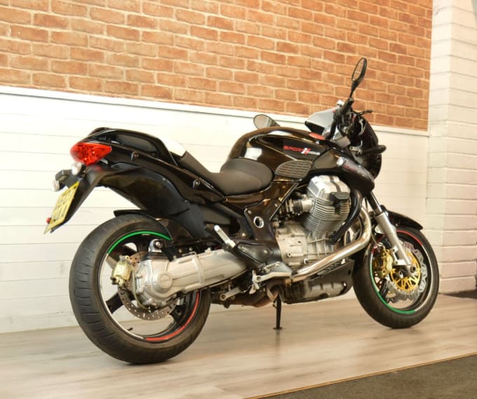 2025 Moto Guzzi V12 Sport