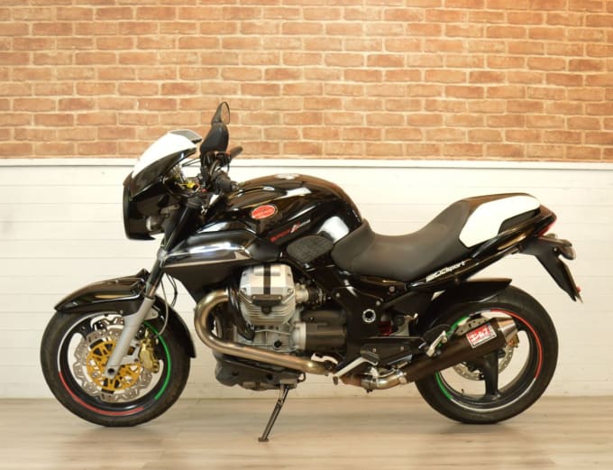 2025 Moto Guzzi V12 Sport