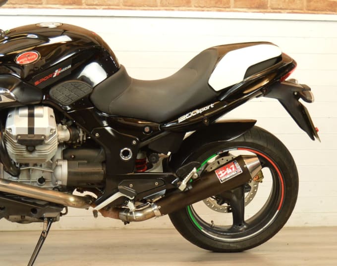 2025 Moto Guzzi V12 Sport