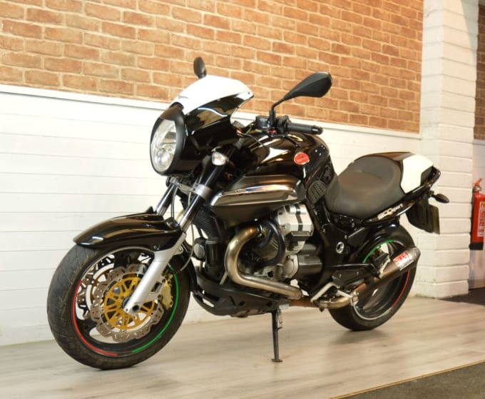 2025 Moto Guzzi V12 Sport