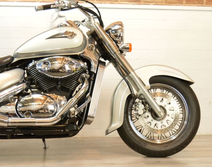 2025 Suzuki Intruder 800