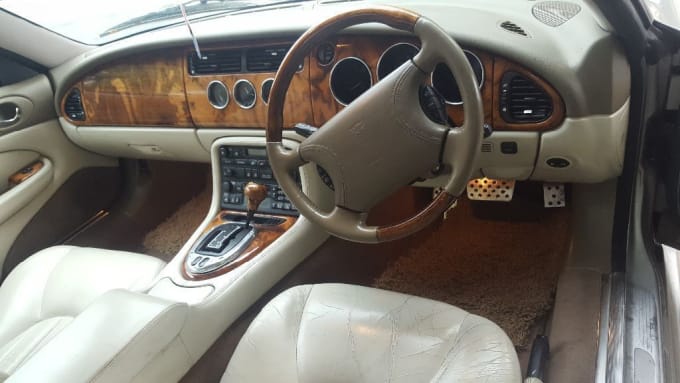 1999 Jaguar Xk8