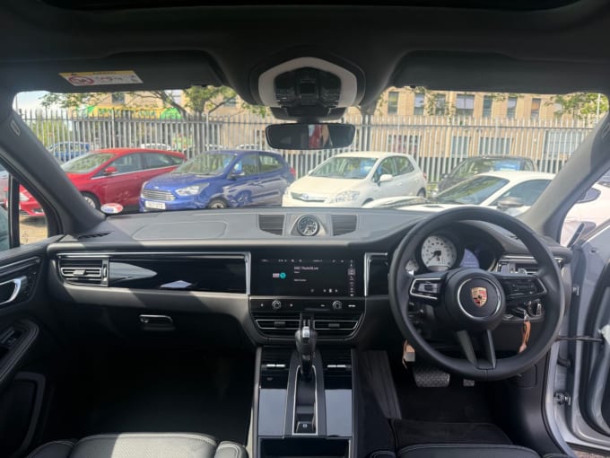 2025 Porsche Macan