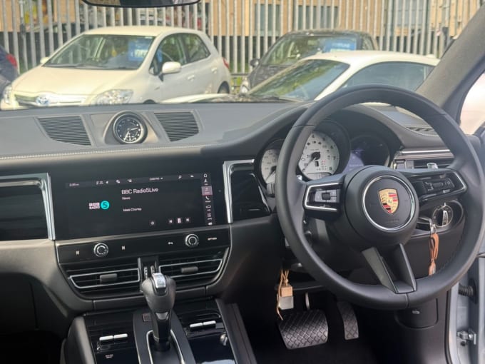 2025 Porsche Macan