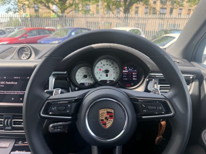 2025 Porsche Macan
