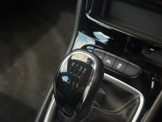 2025 Vauxhall Astra