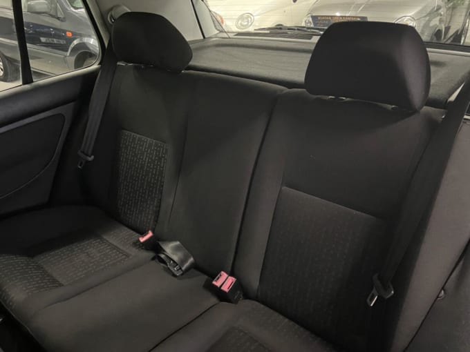 2003 Volkswagen Golf