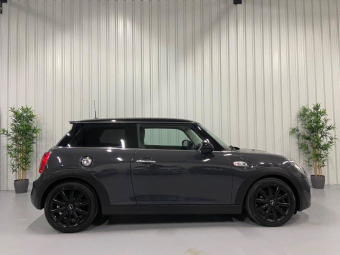 2017 Mini Hatch