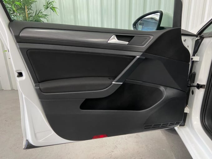 2017 Volkswagen Golf