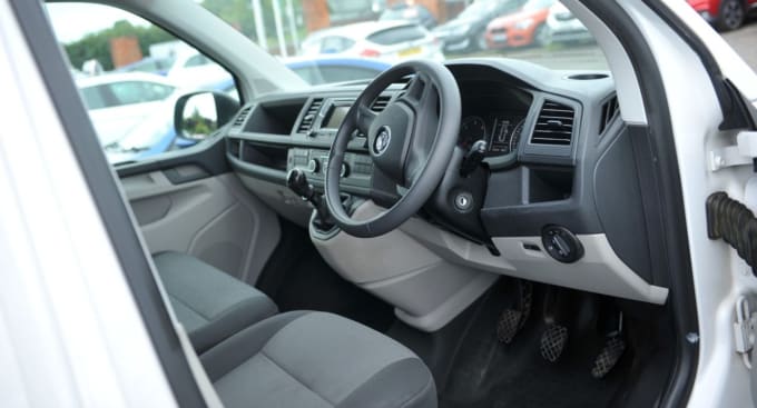 2025 Volkswagen Transporter