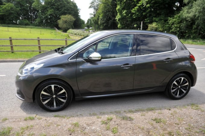 2025 Peugeot 208