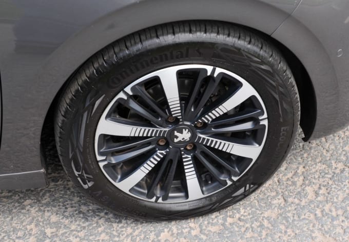 2025 Peugeot 208