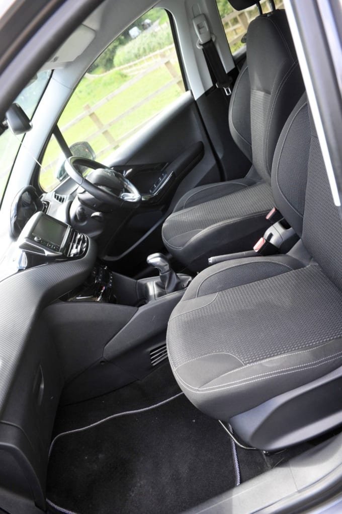 2025 Peugeot 208