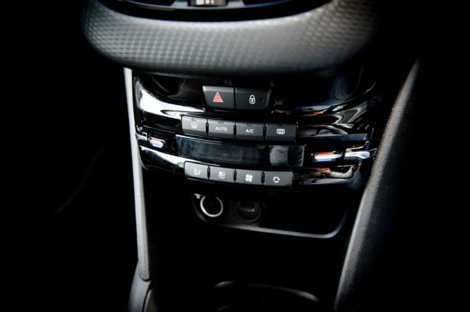 2025 Peugeot 208