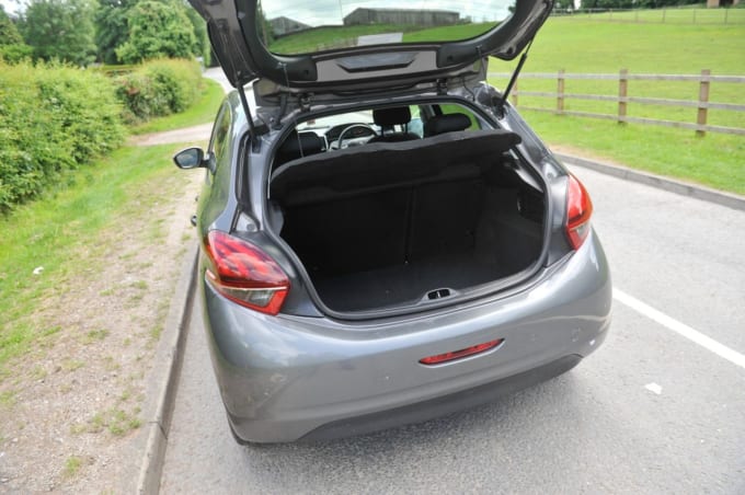2025 Peugeot 208