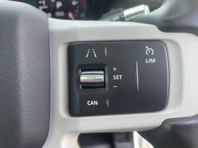 2025 Land Rover Defender