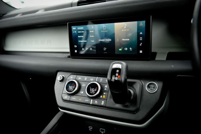 2025 Land Rover Defender