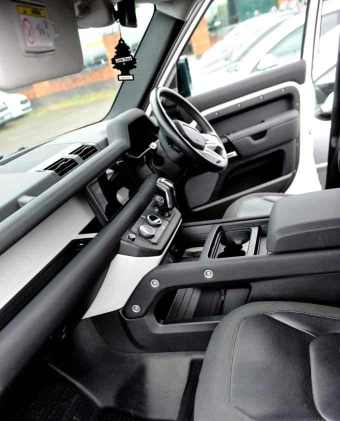 2025 Land Rover Defender