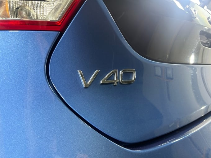 2018 Volvo V40