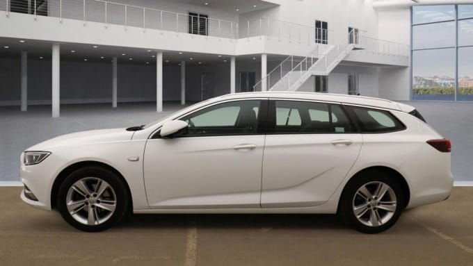2025 Vauxhall Insignia