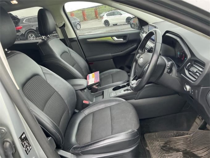 2025 Ford Kuga