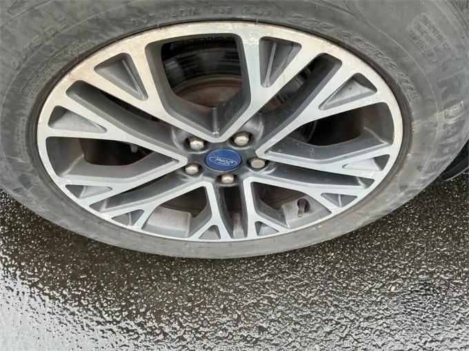 2025 Ford Kuga