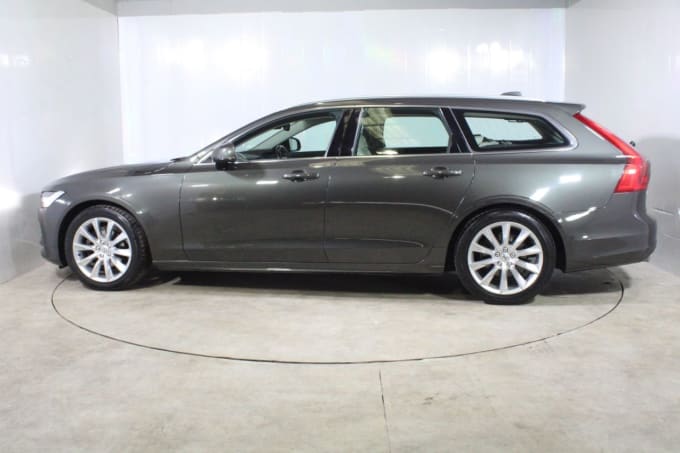 2025 Volvo V90