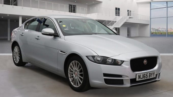 2025 Jaguar Xe
