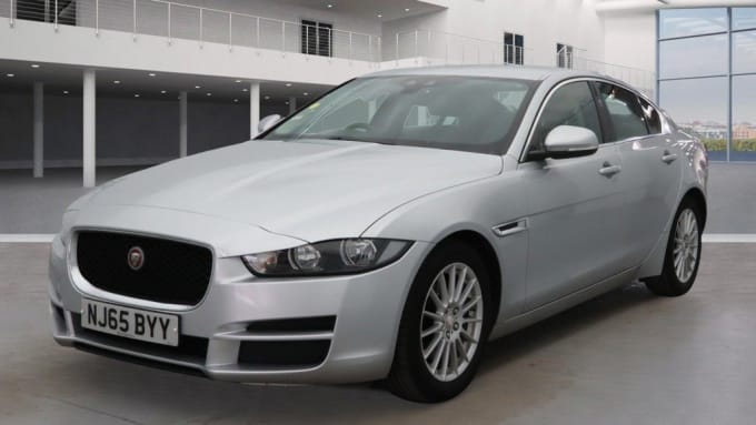 2025 Jaguar Xe