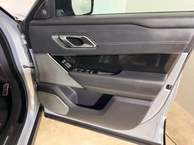 2025 Land Rover Range Rover Velar